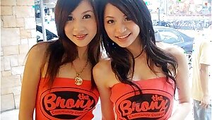 Hot Teenie Japanese GFs!